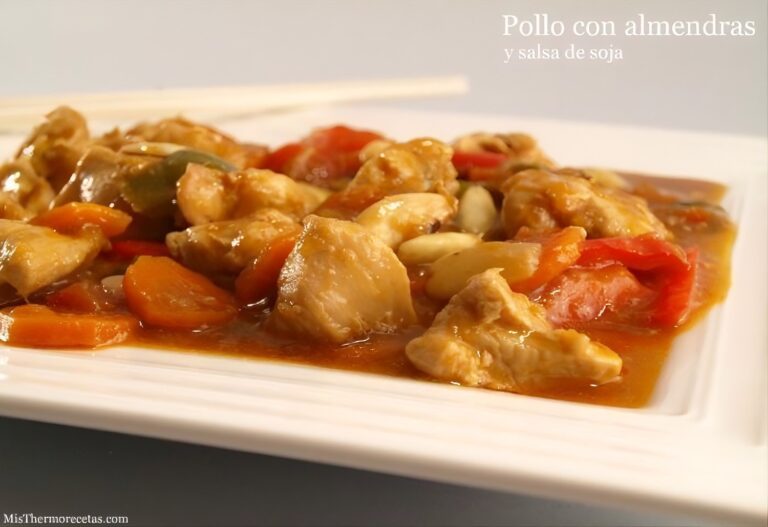 Pollo con almendras y salsa de soja