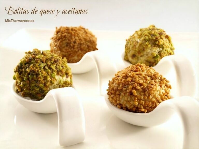 Bolitas de queso y aceitunas 8 Bolitas de queso y aceitunas