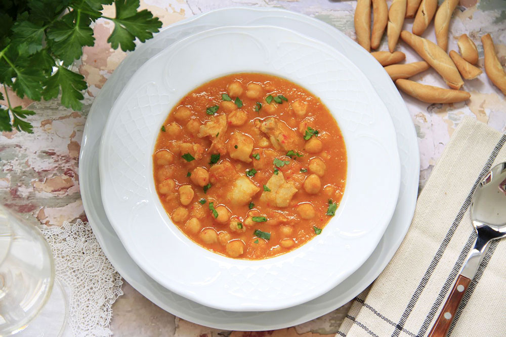 Garbanzos con bacalao