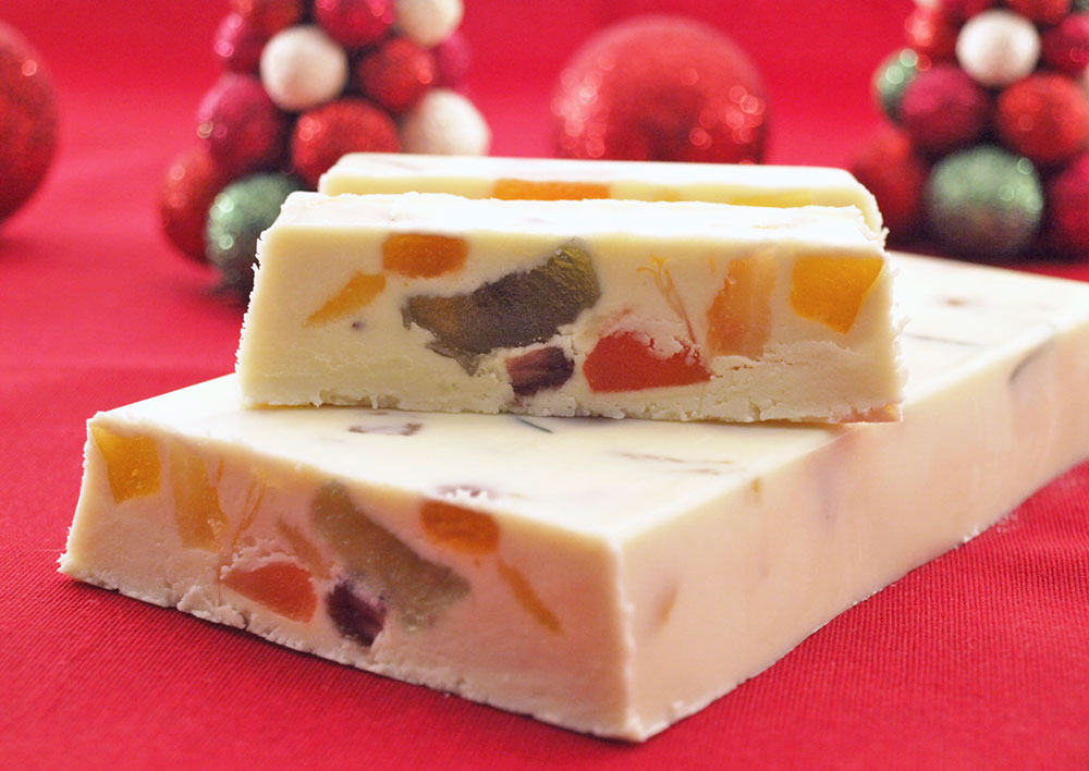 Turrón de chocolate blanco y fruta confitada