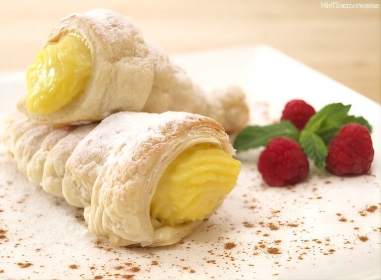 Canutillos de hojaldre con crema de melón