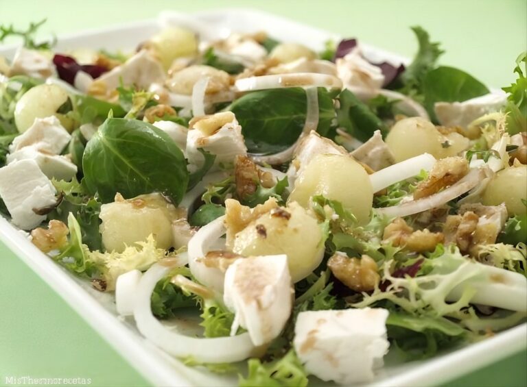 Ensalada de melón y queso de cabra con vinagreta de hierbabuena