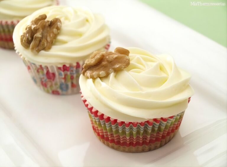 Hummingbird cupcakes (Cupcakes de piña, plátano, coco y nueces)