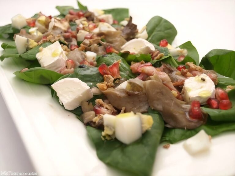 Ensalada de espinacas, setas, beicon y granada
