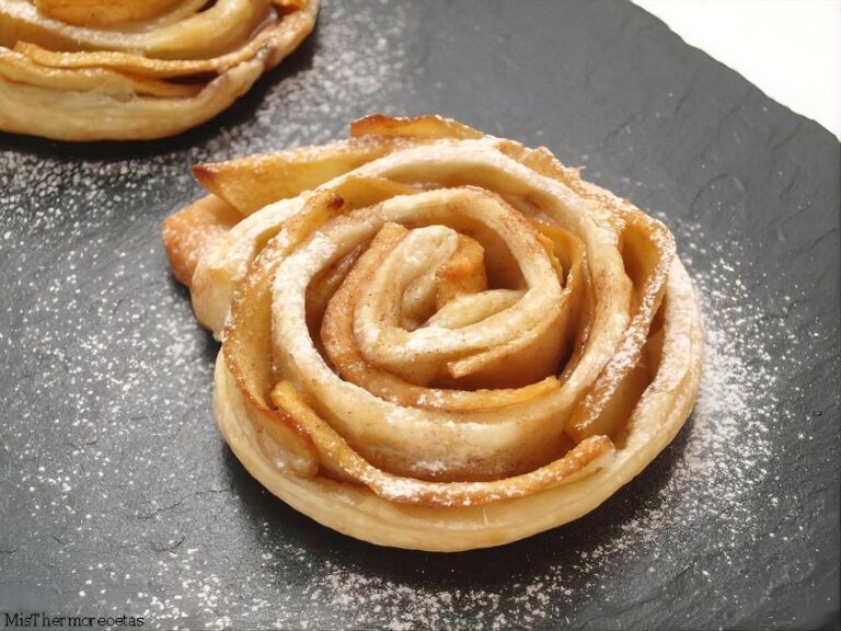 Rosas de hojaldre y manzana