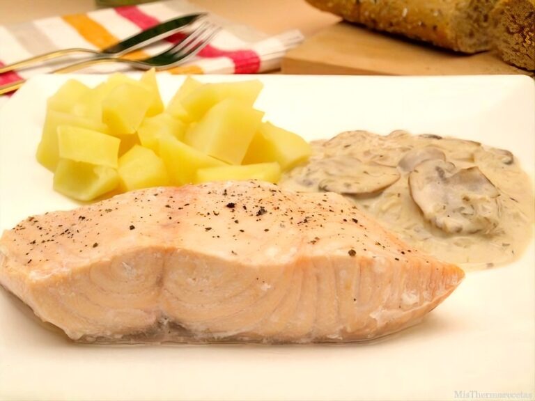 Salmón con salsa de champiñones y patatas 7 Salmón con salsa de champiñones y patatas