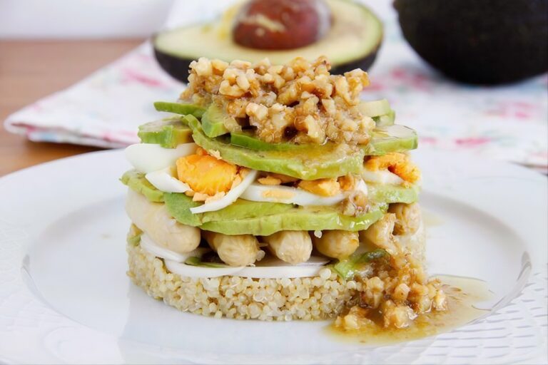 Ensalada de quinoa con vinagreta de nueces