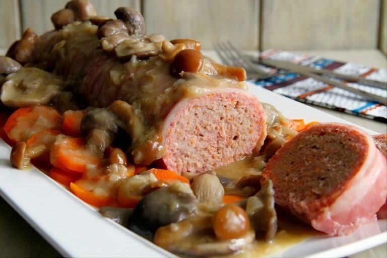 Pastel de carne con salsa de setas