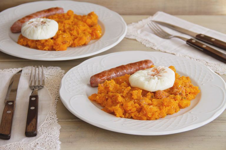 Calabaza en ajillo con longaniza y huevo poché (para dos)