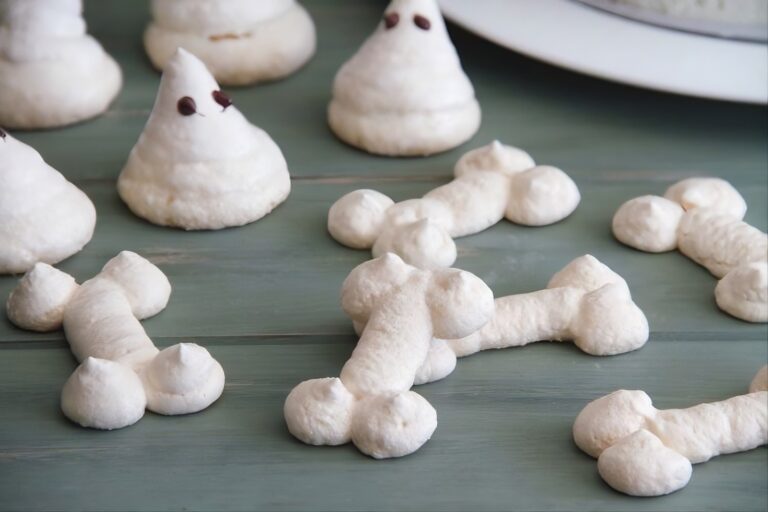 Halloween: “Huesos” de merengue