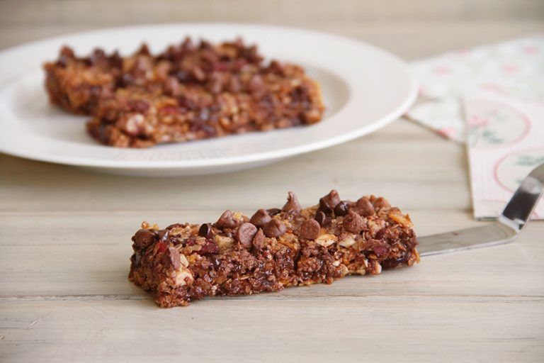 Barritas energéticas de avena, chocolate y avellanas