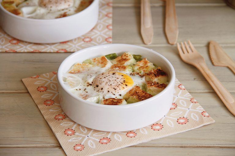 Cazuelas de huevo con mozzarella (para dos)