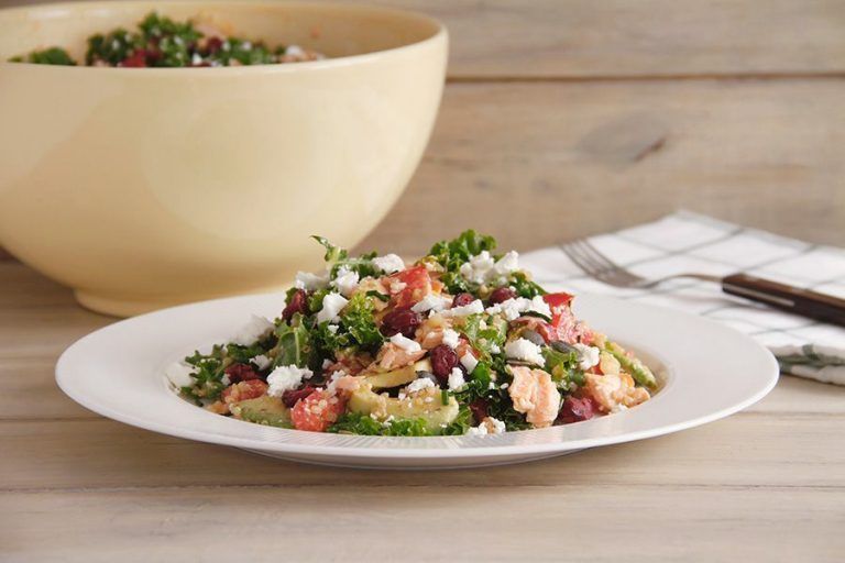 Ensalada de salmón, kale y quinoa