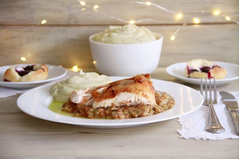 Pollo asado relleno, hojaldres de arándanos y puré trufado 5 Pollo asado relleno, hojaldres de arándanos y puré trufado