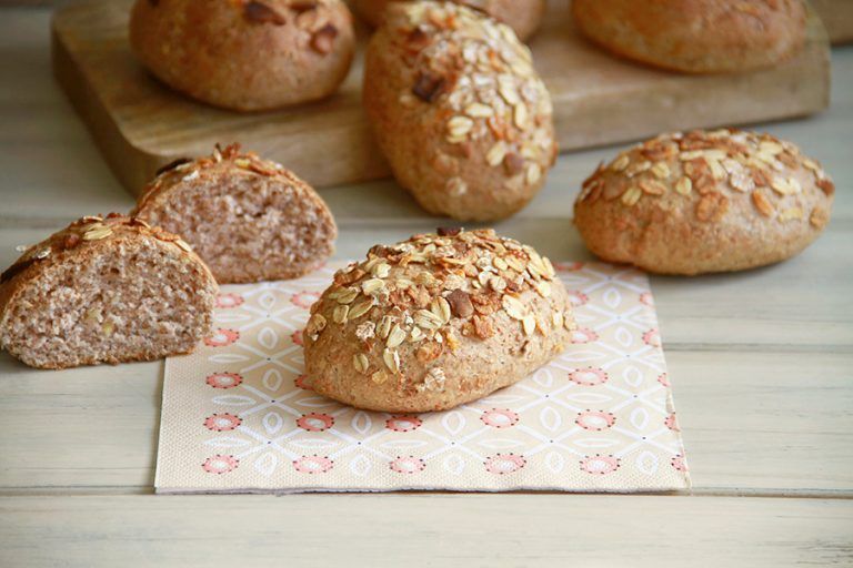 Panecillos integrales con nueces y muesli 3 Panecillos integrales con nueces y muesli