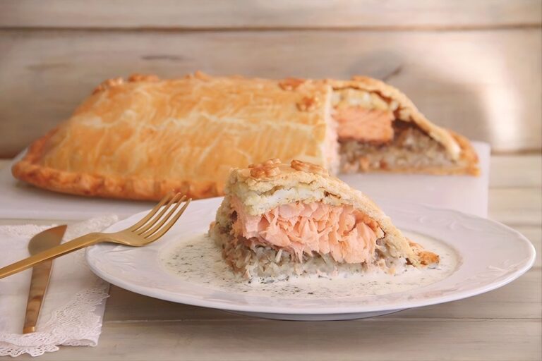 Empanada rusa de salmón (Kulibiak)