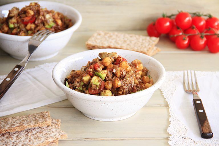 Ensalada de garbanzos con atún y aguacate 7 Ensalada de garbanzos con atún y aguacate