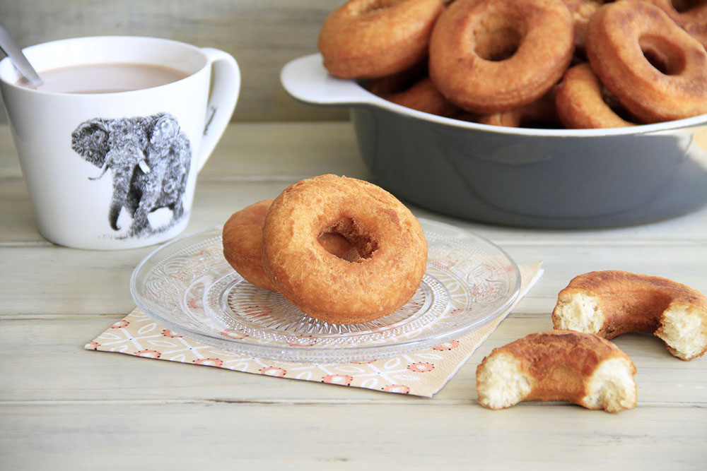 Rosquillas fritas de nuez moscada