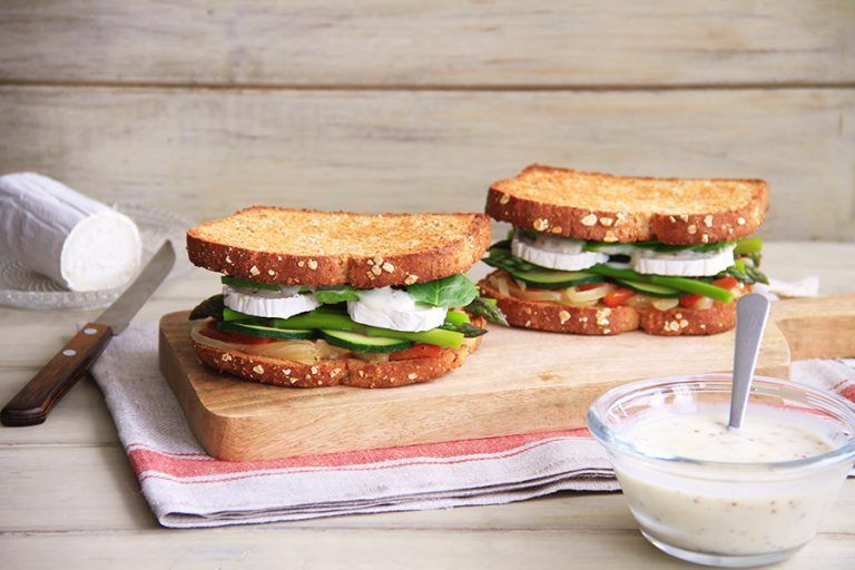 Sándwich integral de verduras con queso de cabra 14 Sándwich integral de verduras con queso de cabra