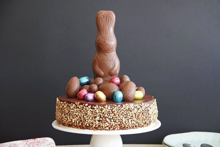 Tarta "Mona de Pascua" de crema y chocolate 8 Tarta “Mona de Pascua” de crema y chocolate