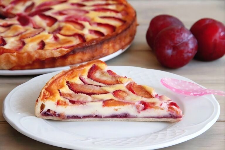 Tarta de ciruelas rojas