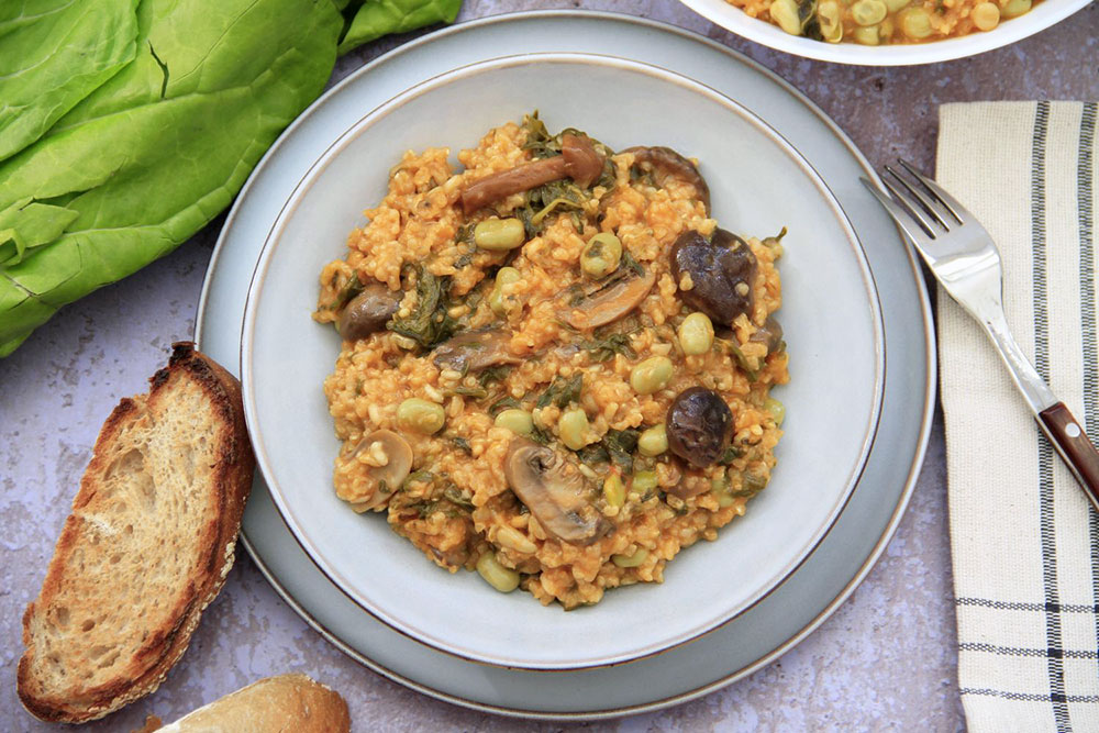 Arroz integral con acelgas, habas y champiñones
