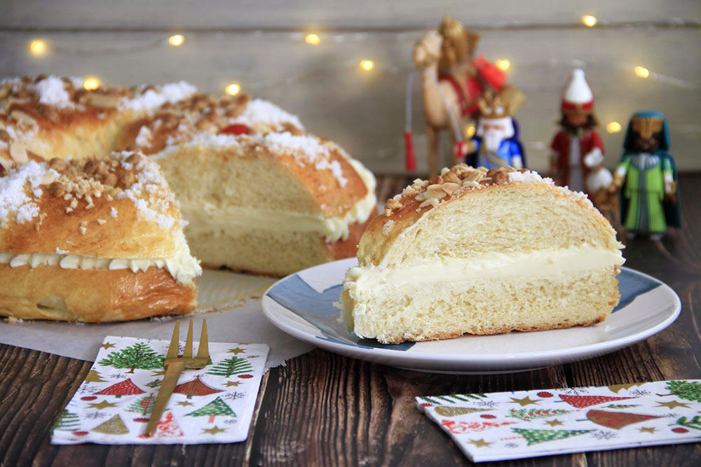 Roscón de Reyes relleno de crema de chocolate blanco 2 Roscón de Reyes relleno de crema de chocolate blanco
