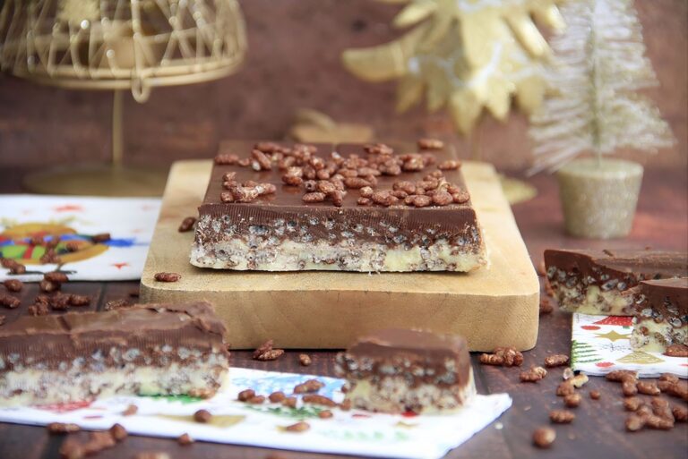Turrón crujiente con tres chocolates