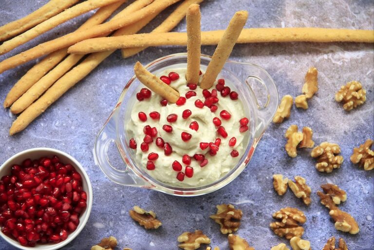 Dip de queso y nueces con granada 4 Dip de queso y nueces con granada