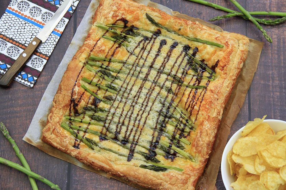 Galette crujiente de espárragos y queso