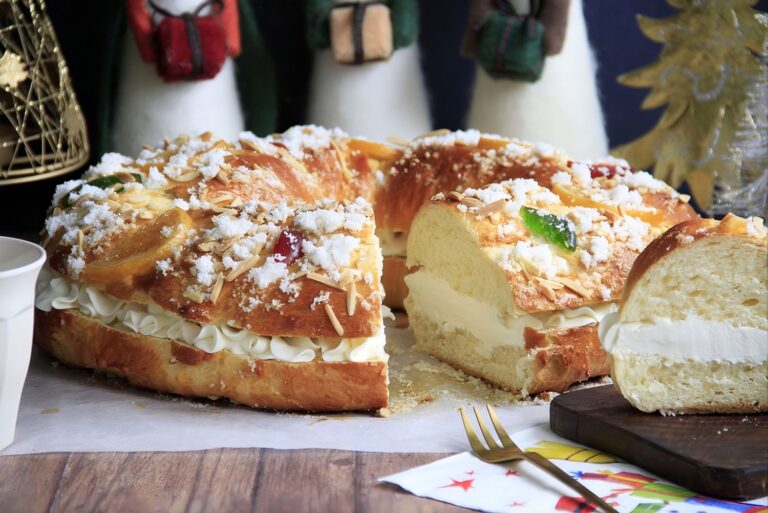 Roscón de Reyes relleno de nata 9 Roscón de Reyes relleno de nata